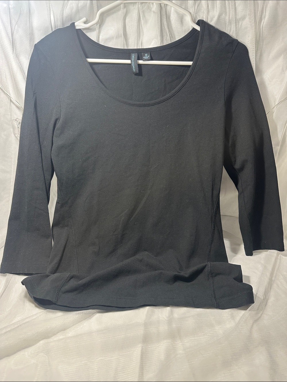 BEAUTIFUL BASIC Cynthia Rowley Black Scoop Neck 3/4 Sleeve Tee